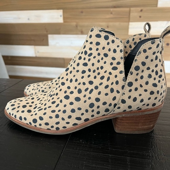Dolce Vita Leopard Animal Print Ankle Boots Kaidie Booties Leather SZ 7.5 - Picture 2 of 6